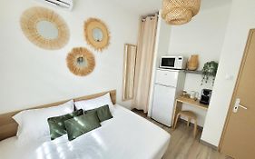 Chambre Climatisee Lit Double Dans Villa - Proche Centre Tramway